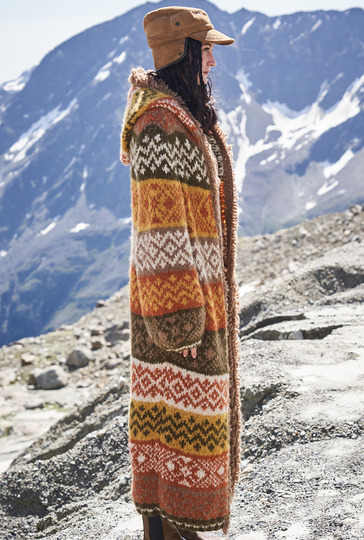 Strickanleitung: Longmantel in warmen Gewürztönen