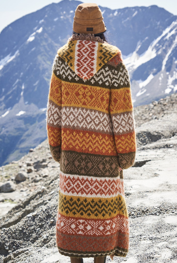 Strickanleitung: Longmantel in warmen Gewürztönen
