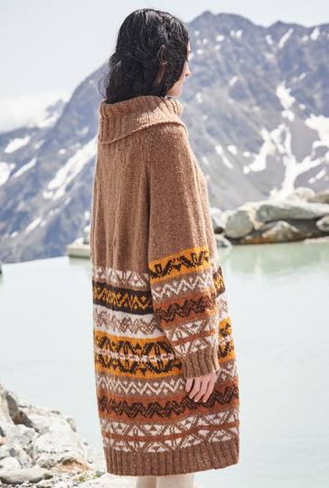 Strickanleitung: Lässiger Longpulli als Verwandlungskünstler