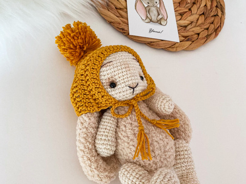 Pattern Bunny in bonnet