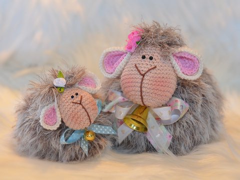 Schaf Wuschel in 2 Größen mit Tutorial Fransenwolle