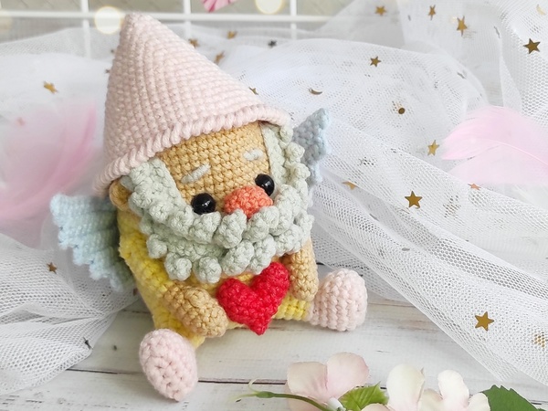 Mini Crochet Kit: Love Gnome Amigurumi