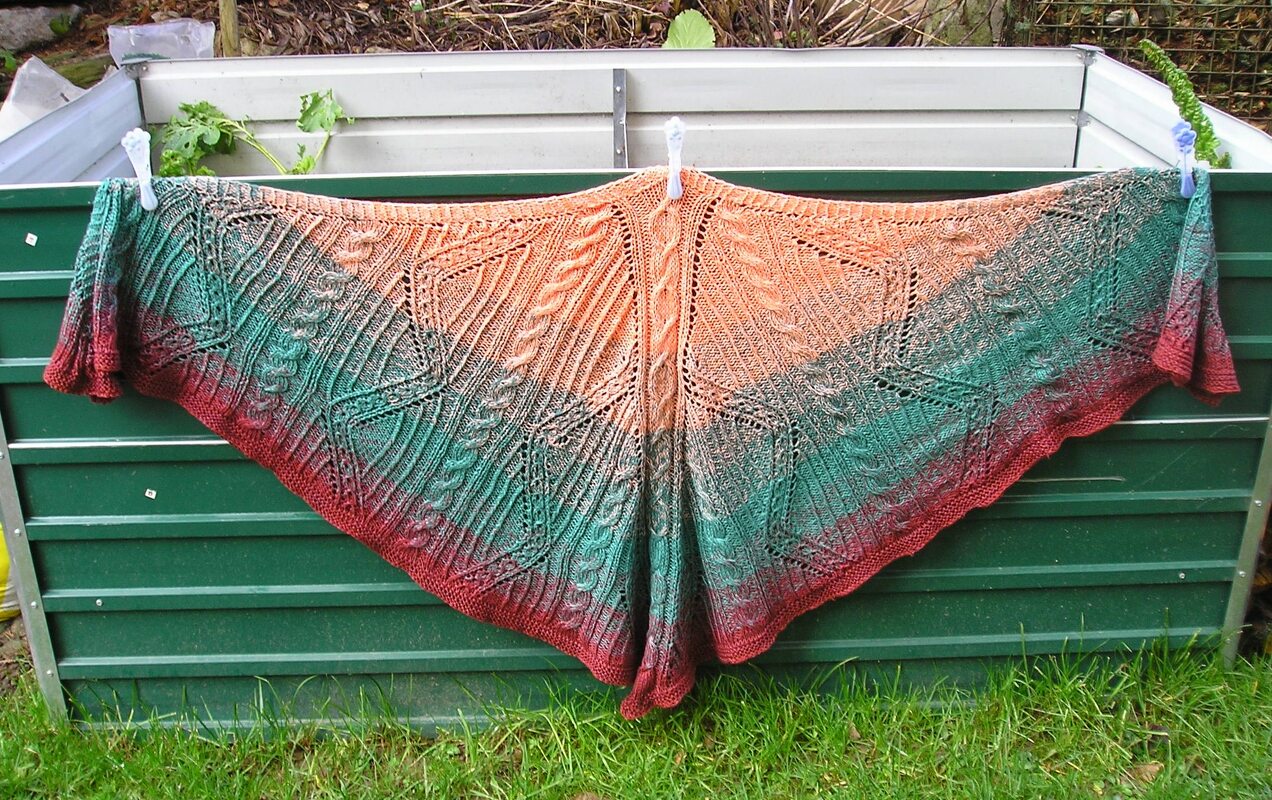 Strickanleitung Dreieckstuch "Eichelhäher"