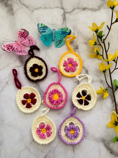 Ostereier mit Blümchen - Osterdeko, Anhänger, Schlüsselanhänger