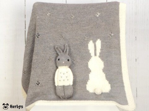 Strickanleitung Babydecke mit Püppchen "Hasi"