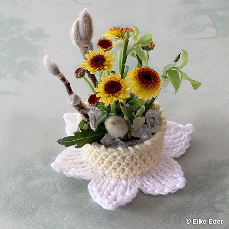 Daffodil, Narcissus – LED tealight holder, gift basket, easter decoration