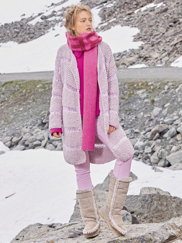Strickanleitung: Langer verschlussloser Cardigan in Rosa