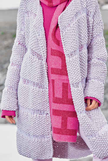 Strickanleitung: Langer verschlussloser Cardigan in Rosa