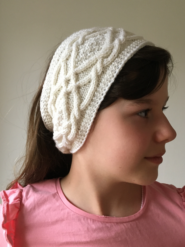 Stirnband Maria mit Zopfmuster Strickanleitung für Kopfumfang XS-XL - Bild 4