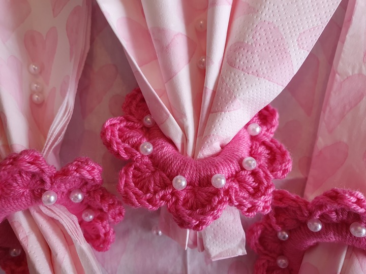 Häkelanleitung Serviettenring Blume mit Perlen zum Muttertag!