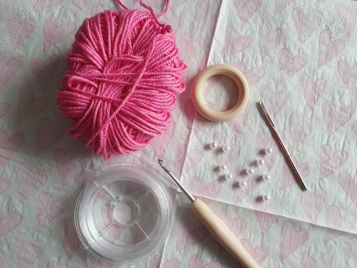 Häkelanleitung Serviettenring Blume mit Perlen zum Muttertag!