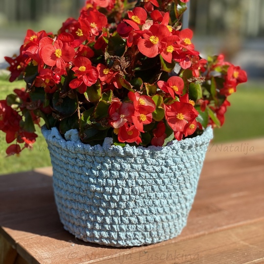 Blumentöpfe für Garten, Terrasse oder Balkon häkeln… häkeln, häkeln!