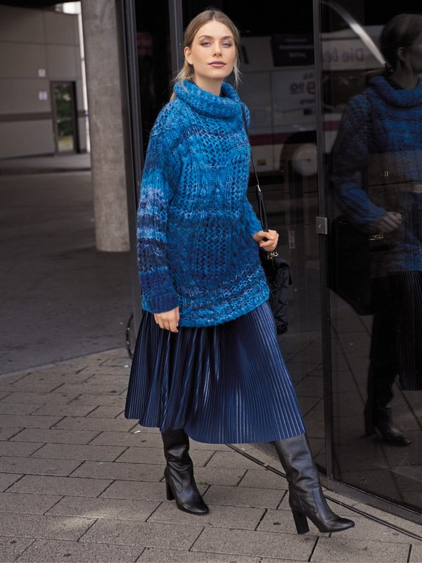 Strickanleitung: Pulli mit Musterquadraten in Blau meliert