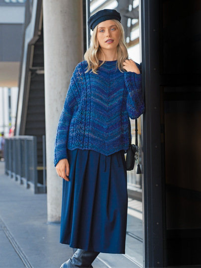 Strickanleitung: Oversize-Pulli in Royal-Violett-Türkis-Farbverlauf