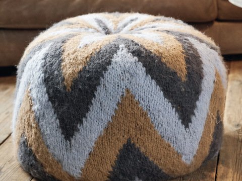 Strickanleitung: Kuscheliges Bodenkissen