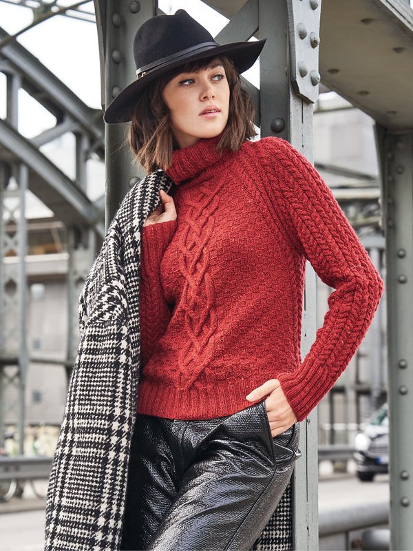 Strickanleitung: Raglanpulli im Mustermix