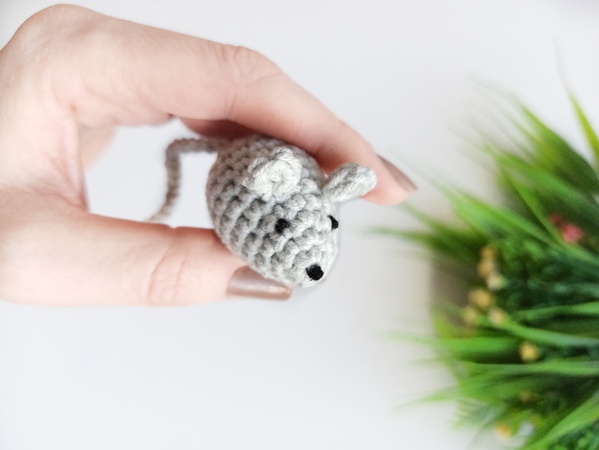Tiny mouse crochet pattern