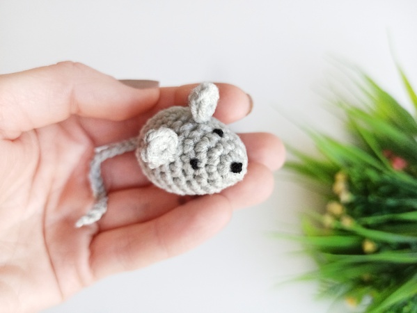 Tiny mouse crochet pattern