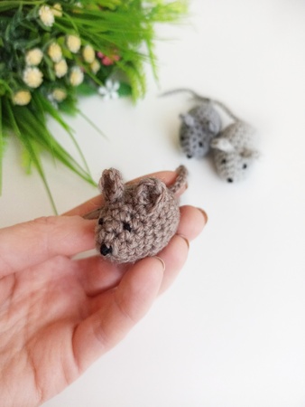 Tiny mouse crochet pattern