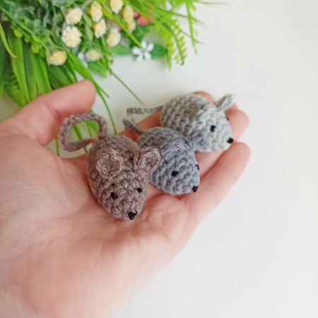 Tiny mouse crochet pattern