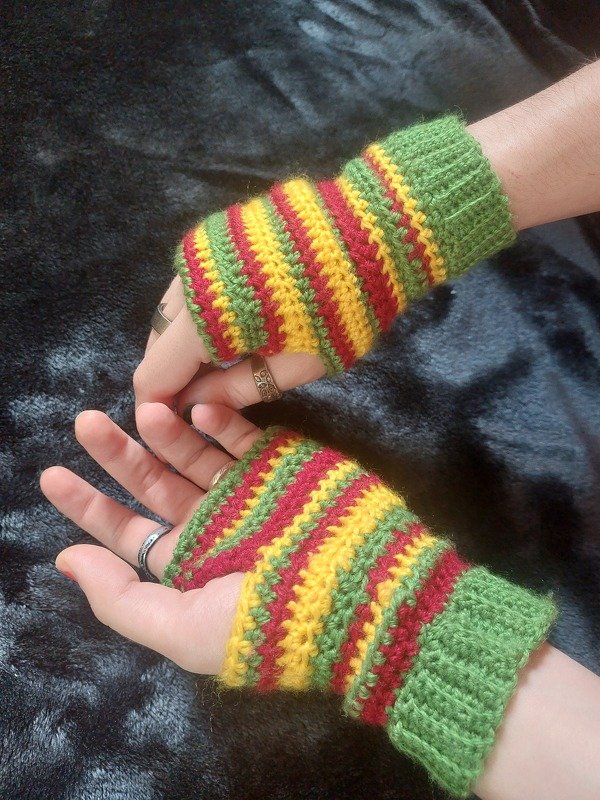 Anleitung Handstulpen „Karafuru" häkeln für Anfänger - Bild 3