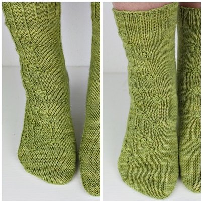Grüne Damensocken mit seitlichem Zopf- und Noppenmuster, Detailansicht von Schaft und Vorderfuß
