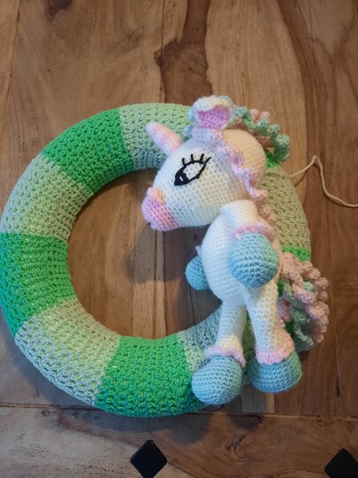 Häkelanleitung Einhorn Türkranz - DIY Projekt fürs Kinderzimmer