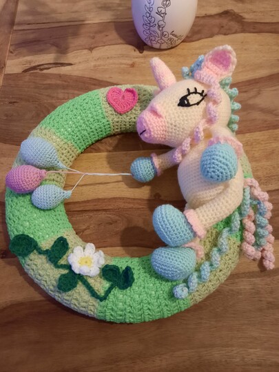 Häkelanleitung Einhorn Türkranz - DIY Projekt fürs Kinderzimmer