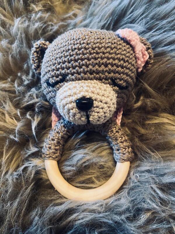 Baby Grabring Daisy-Bear, Rattle, crochet tutorial