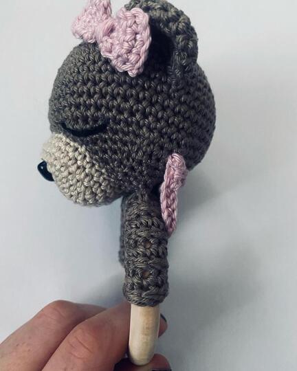 Baby Greifring Daisy-Bär, Babyrassel, Häkelanleitung