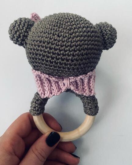 Baby Greifring Daisy-Bär, Babyrassel, Häkelanleitung