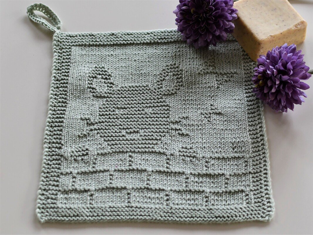 Knitting Pattern Washcloth "Little Mouse" - easy - Image 4