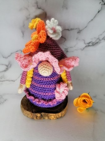 Gnome-Lady „Thrugsi BE“ – crochet pattern