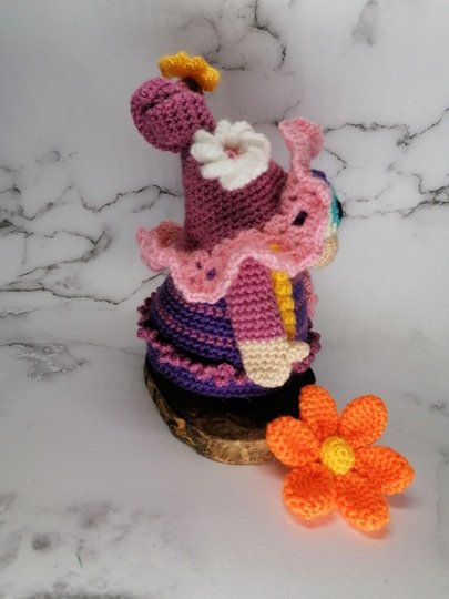 Gnome-Lady „Thrugsi BE“ – crochet pattern