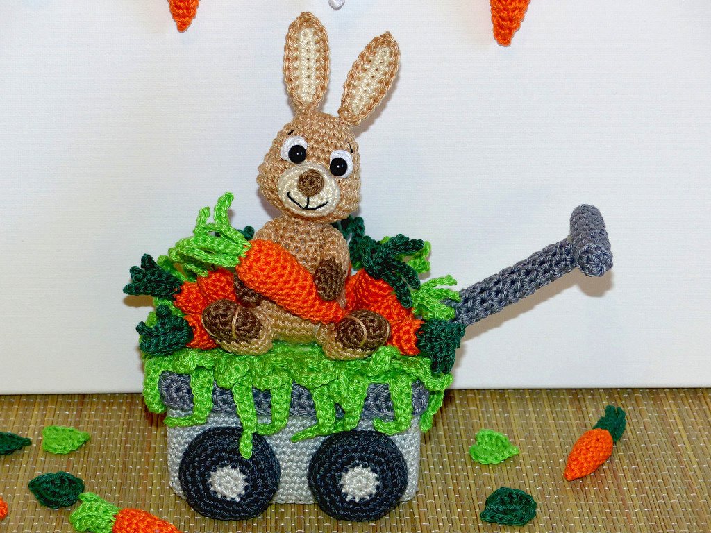 Häkelanleitung Hase Boomer im Karotten Paradies - Bild 4