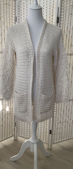 Boho-Kuschel-Wuschel-Häkeljacke mit Taschen