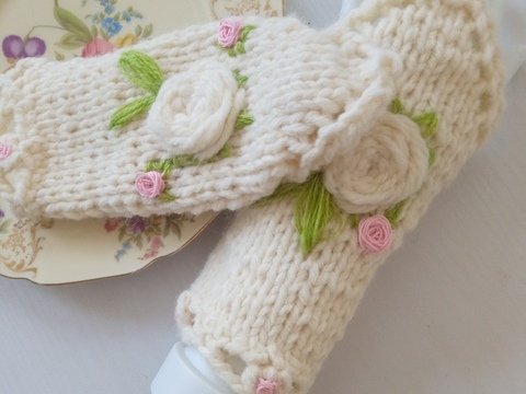 Strickanleitung für bestickte, schnelle Stulpen