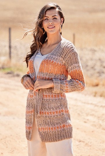 Strickanleitung: Modischer Kurzmantel im überraschenden Muster- und Streife