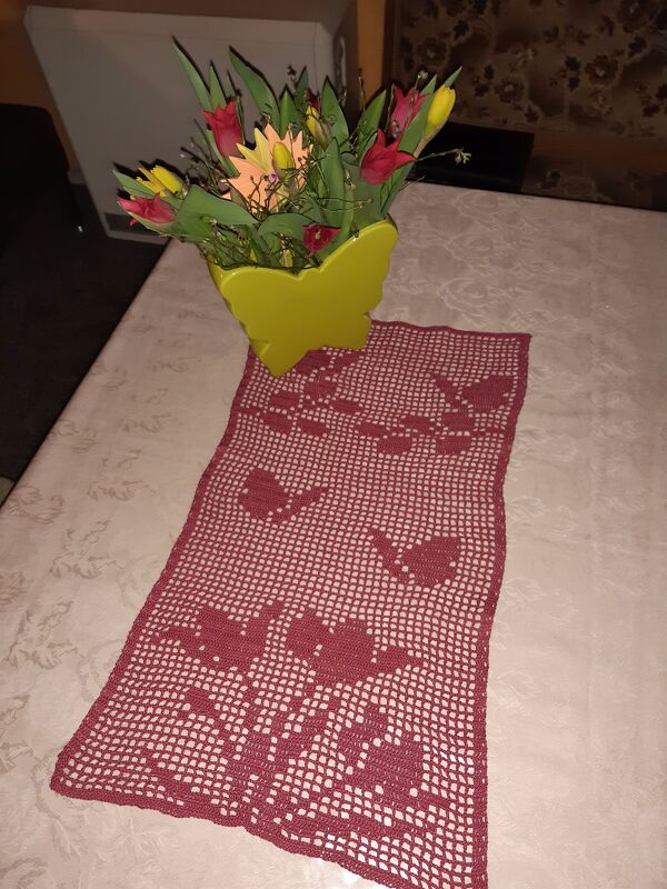 Tischläufer Frühling "Tulpen" Häkelanleitung