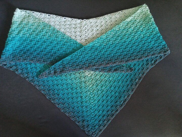 Anleitung "Basked Dream" Dreieckstuch im Korbmuster