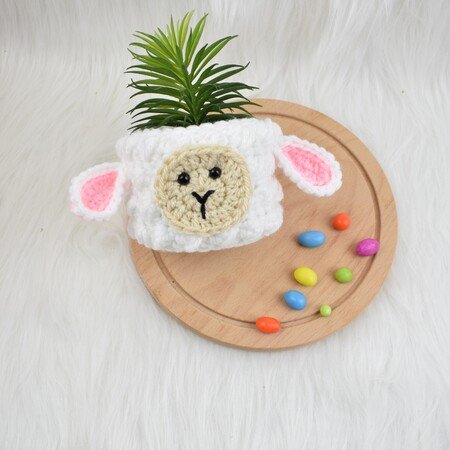 Crochet Easter mini basket for candies- mini chicken and sheep basket