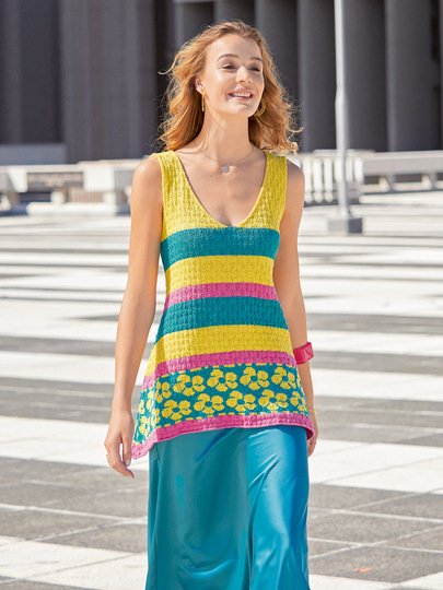 Strickanleitung: Fröhliches Longtop mit Jacquardblüten