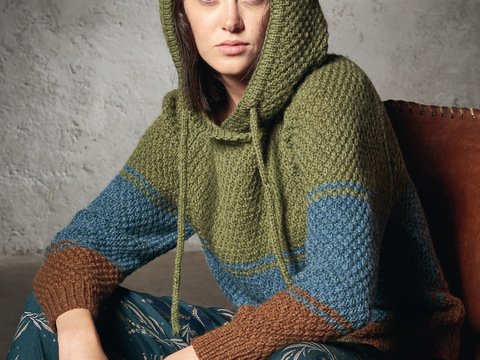 Strickanleitung: Lässiger Hoodie im Color-Blocking-Stil