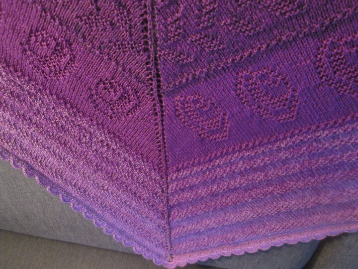 Anleitung : Dreiecktuch "NOSTALGIA" Rose