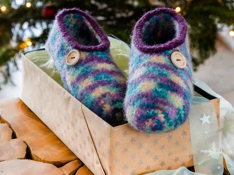 Anleitung Filzhausschuhe mit Holz-Knopf