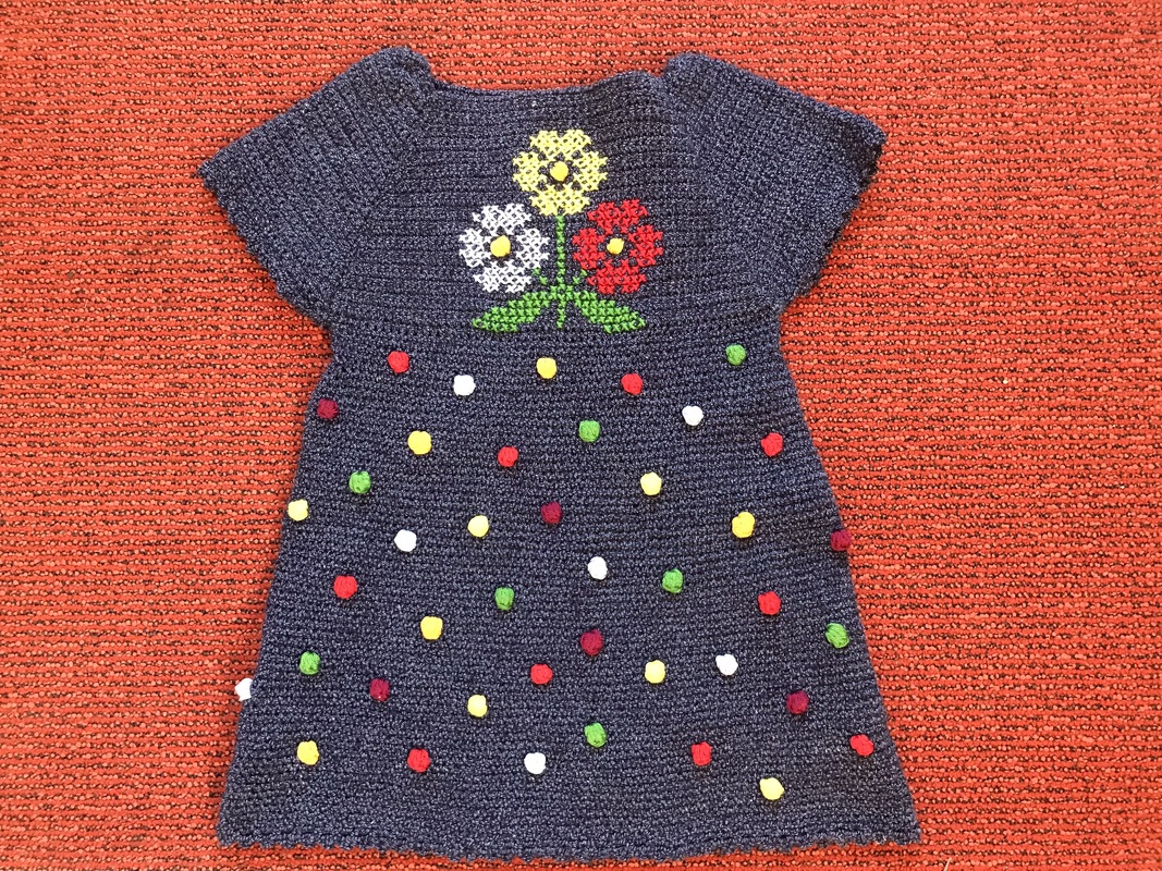 Pünktchenkleid für kleine Mädchen - Häkelanleitung