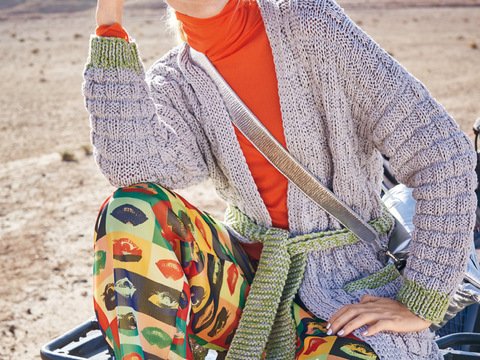 Strickanleitung: Lässiger Struktur-Cardigan mit Glanzlichtern