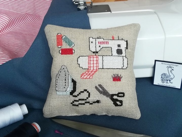 Kreuzstichvorlage Nadelkissen "Nähliebe", Sticken für Nähbegeisterte, PDF