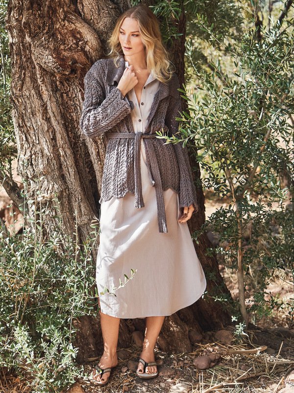 Strickanleitung: Ajourmuster-Jacke mit Bindegürtel