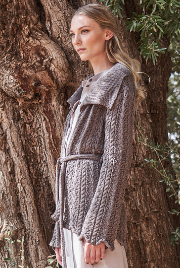 Strickanleitung: Ajourmuster-Jacke mit Bindegürtel